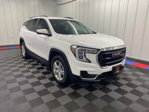 Photos of 2022 GMC Terrain SLE for sale in Bridgeport, NY at Bridgeland Auto Brokers