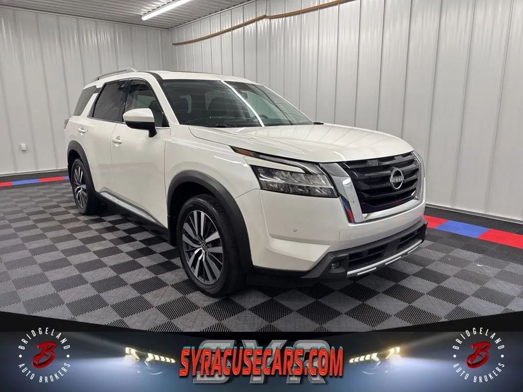 White 2022 Nissan Pathfinder Platinum for sale in Bridgeport, NY