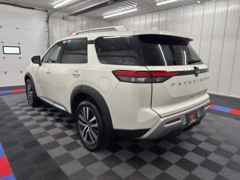 More photos of 2022 Nissan Pathfinder Platinum at Bridgeland Auto Brokers, NY