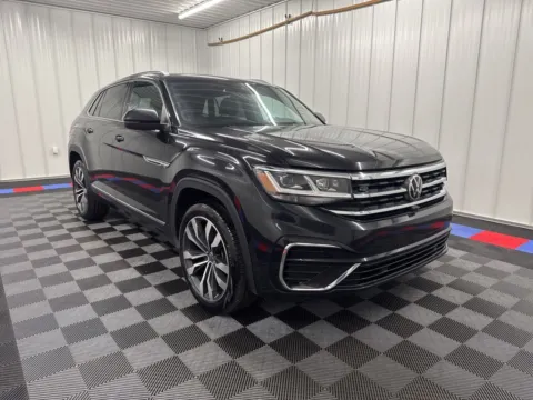 Photos of 2022 Volkswagen Atlas Cross Sport 3.6L V6 SEL Premium R-Line for sale in Bridgeport, NY at Bridgeland Auto Brokers