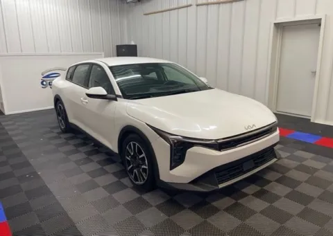 Photos of 2025 Kia K4 EX for sale in Bridgeport, NY at Bridgeland Auto Brokers