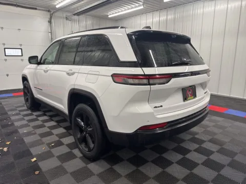 More photos of 2023 Jeep Grand Cherokee Limited at Bridgeland Auto Brokers, NY