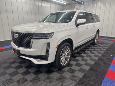 More photos of 2023 Cadillac Escalade ESV Premium at Bridgeland Auto Brokers, NY
