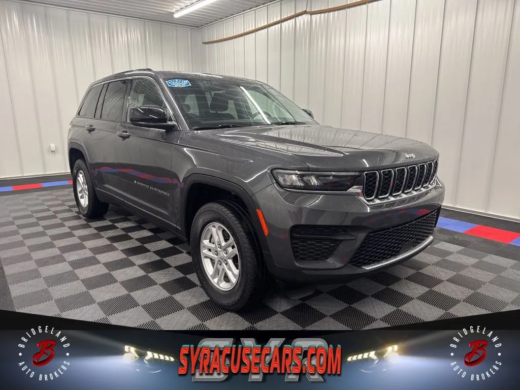 2022 Jeep Grand Cherokee Laredo for sale in Bridgeport, NY