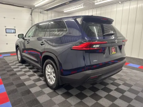 More photos of 2024 Toyota Grand Highlander XLE at Bridgeland Auto Brokers, NY