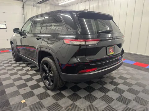 More photos of 2023 Jeep Grand Cherokee Altitude X at Bridgeland Auto Brokers, NY