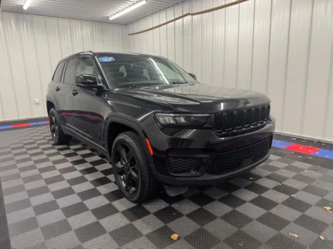 Photos of 2023 Jeep Grand Cherokee Altitude X for sale in Bridgeport, NY at Bridgeland Auto Brokers