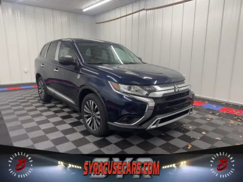 Black 2020 Mitsubishi Outlander SE for sale in Bridgeport, NY