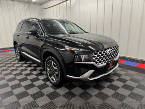 More photos of 2023 Hyundai Santa Fe Plug-In Hybrid Limited at Bridgeland Auto Brokers, NY