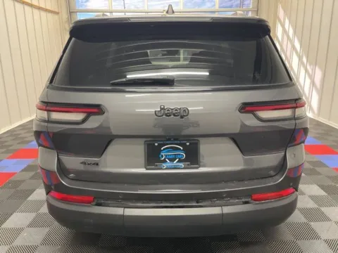 More photos of 2023 Jeep Grand Cherokee L Altitude at Bridgeland Auto Brokers, NY