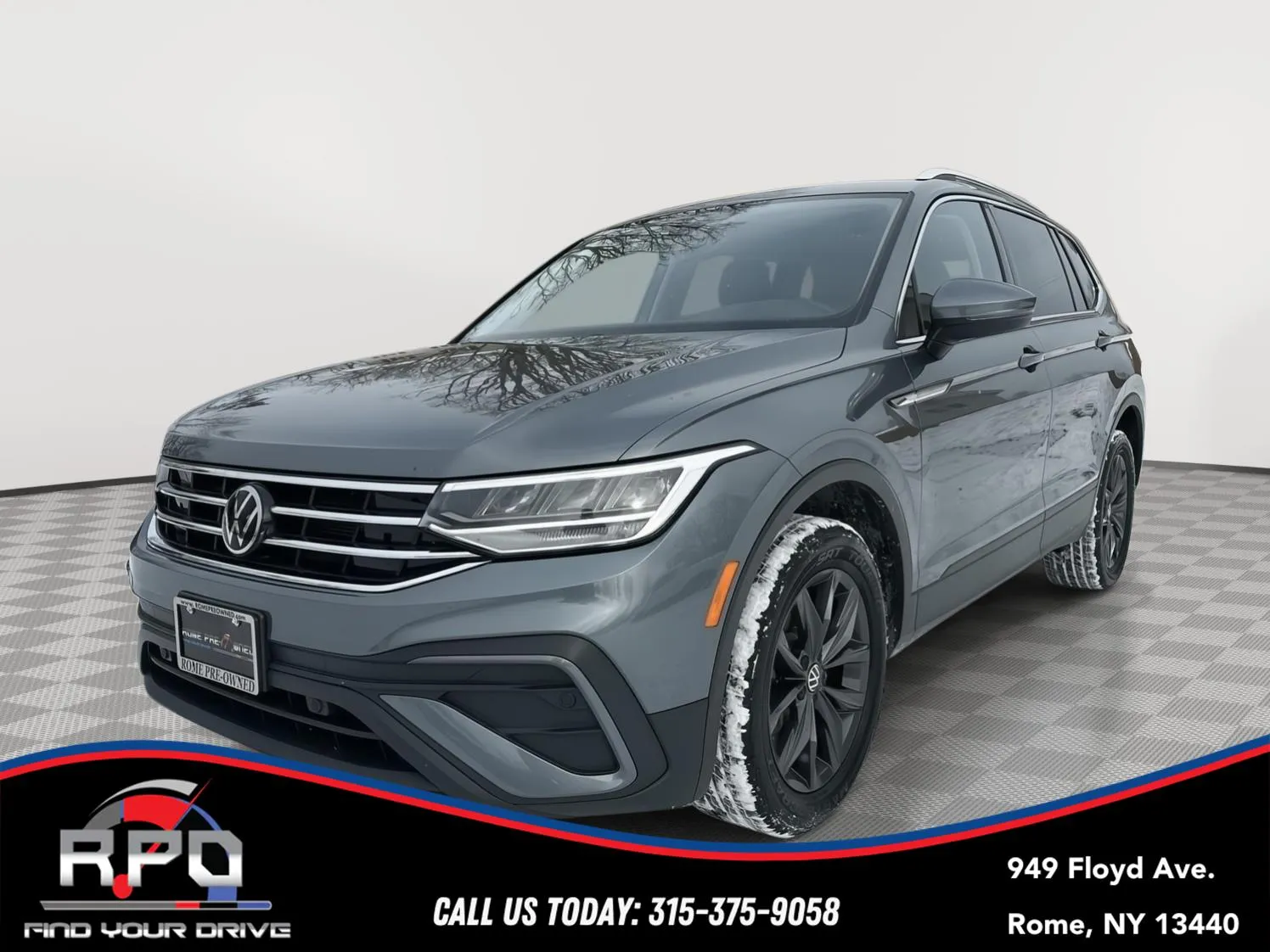 2022 Volkswagen Tiguan SE's photo