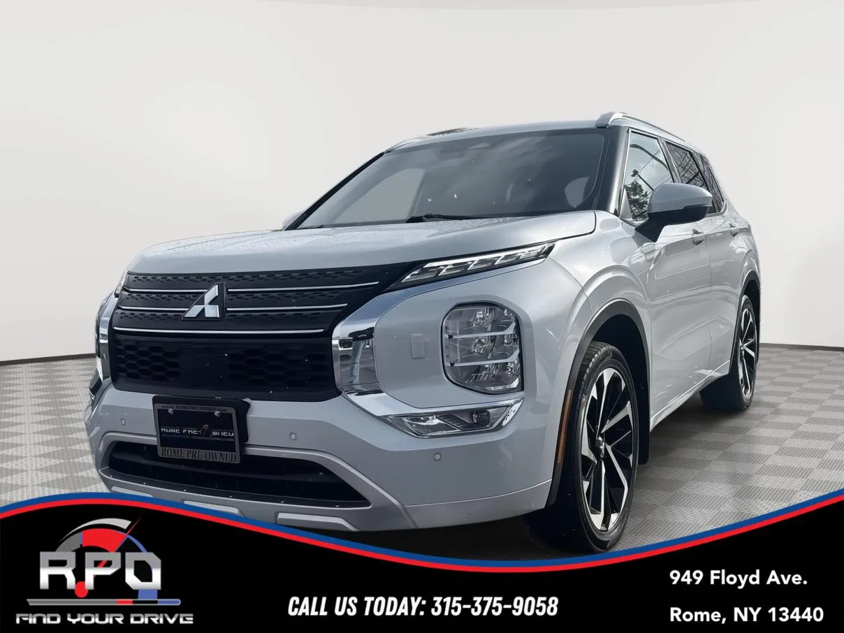 White 2022 Mitsubishi Outlander SEL Special Edition for sale in Rome, NY