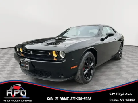 Black 2021 Dodge Challenger SXT for sale in Rome, NY