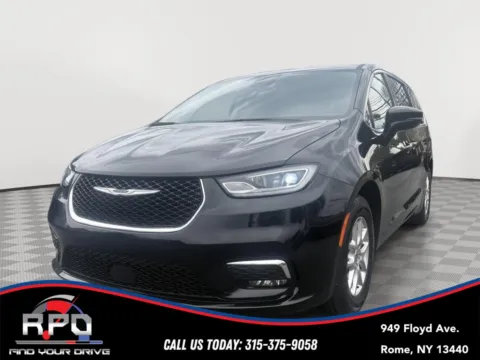 Black 2024 Chrysler Pacifica Touring L for sale in Rome, NY