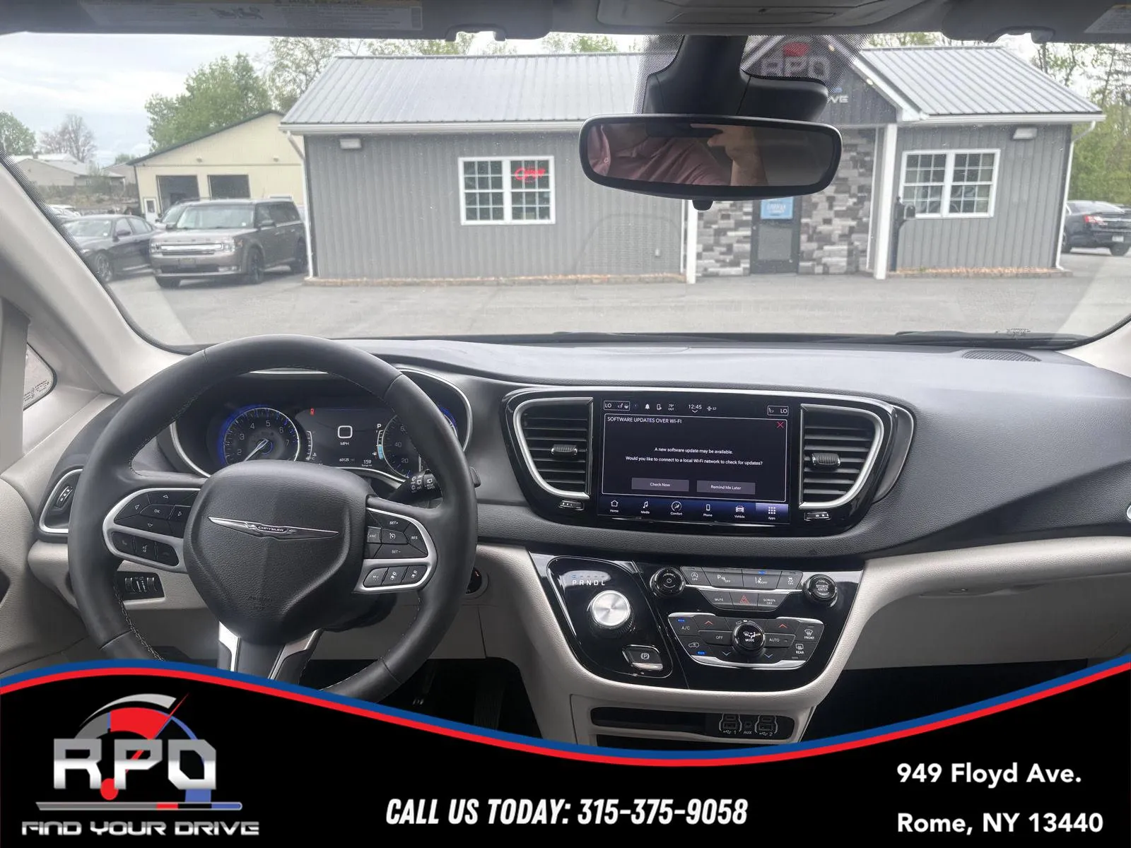 2024 Chrysler Pacifica Touring L - Photo 16
