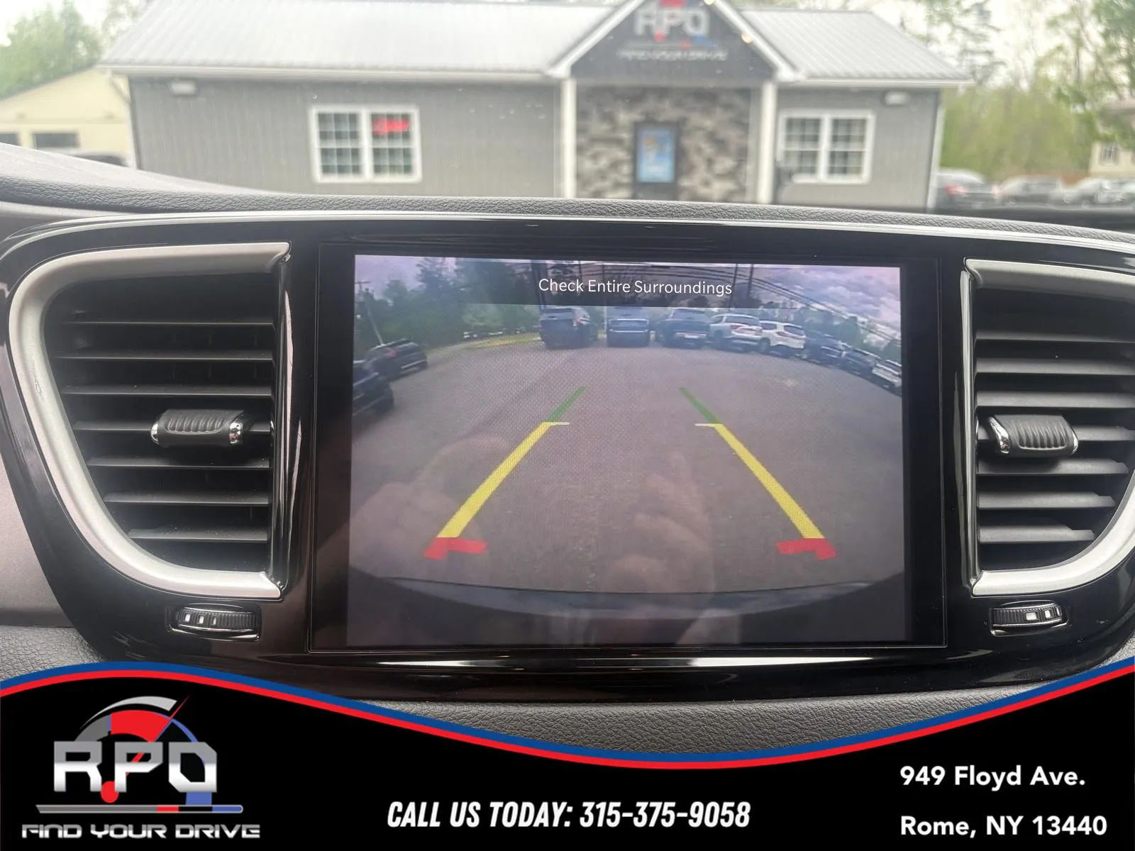 2024 Chrysler Pacifica Touring L - Photo 22