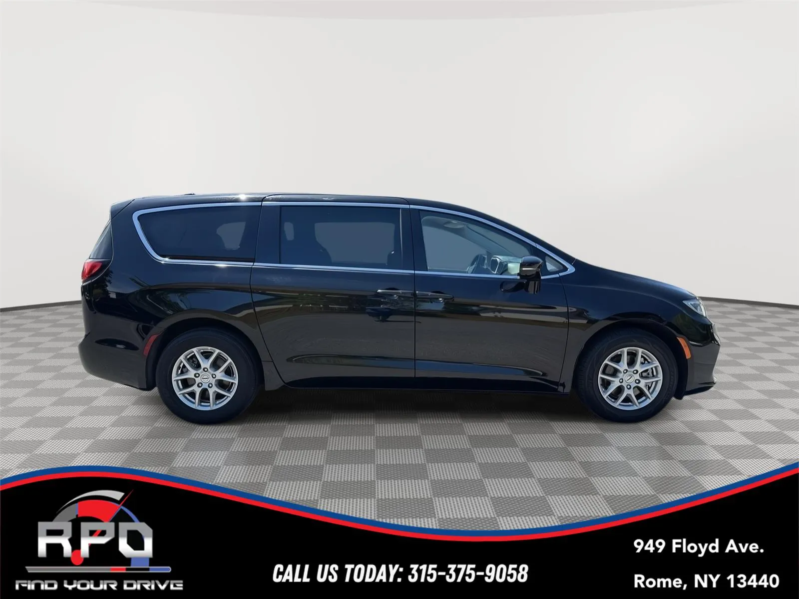2024 Chrysler Pacifica Touring L - Photo 6