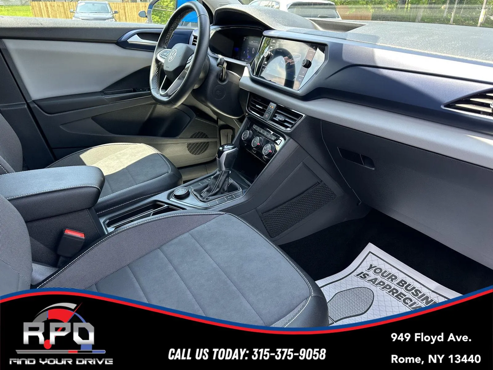 2023 Volkswagen Taos SE - Photo 28