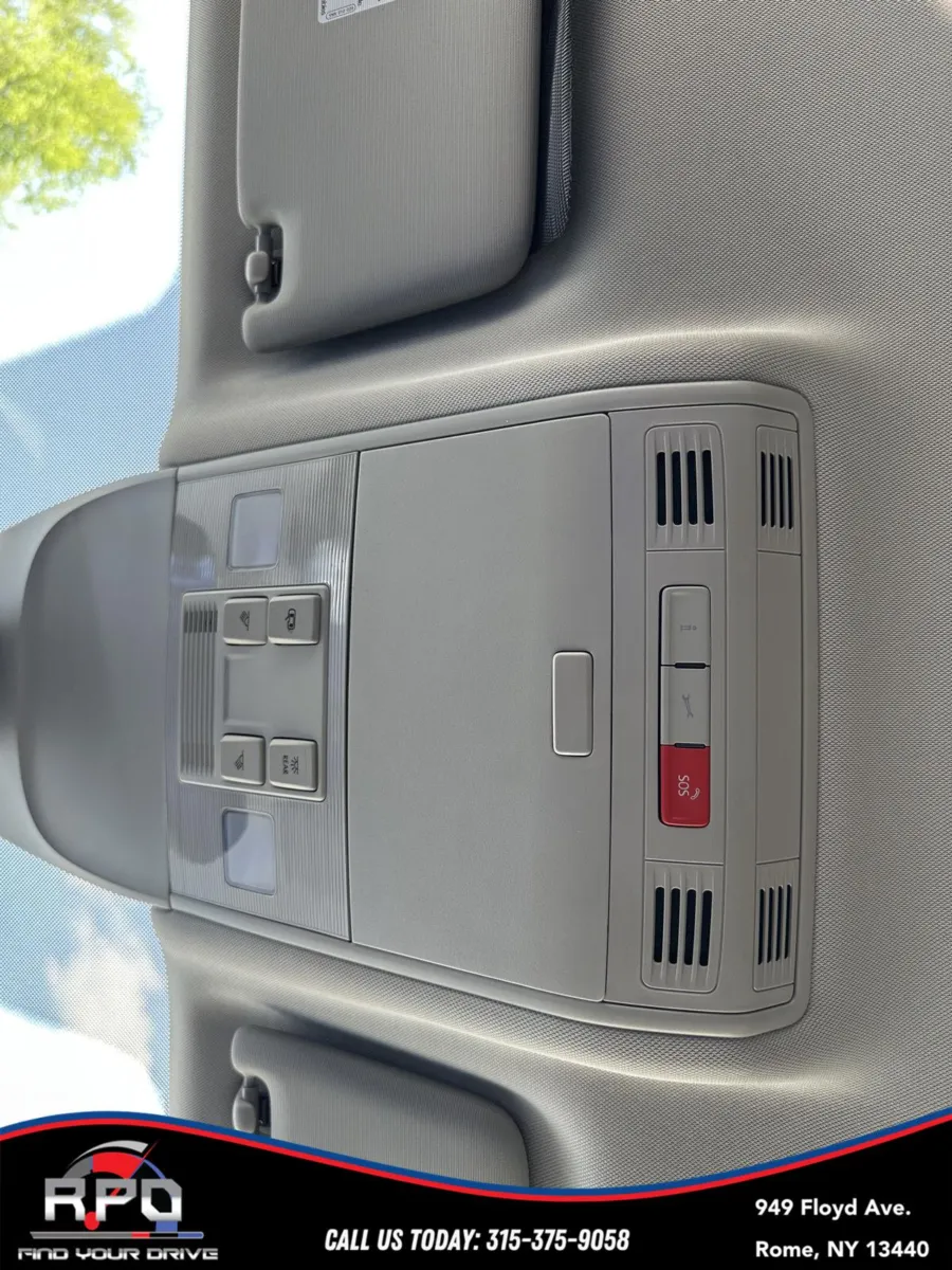 2023 Volkswagen Taos SE - Photo 30