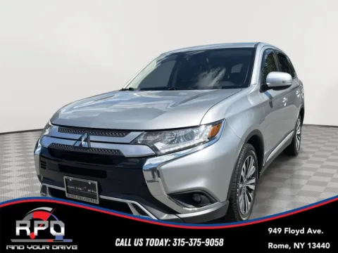 Silver 2020 Mitsubishi Outlander SE for sale in Rome, NY