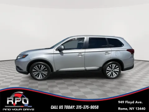 Photos of 2020 Mitsubishi Outlander SE for sale in Rome, NY at Rome Preowned Auto Sales