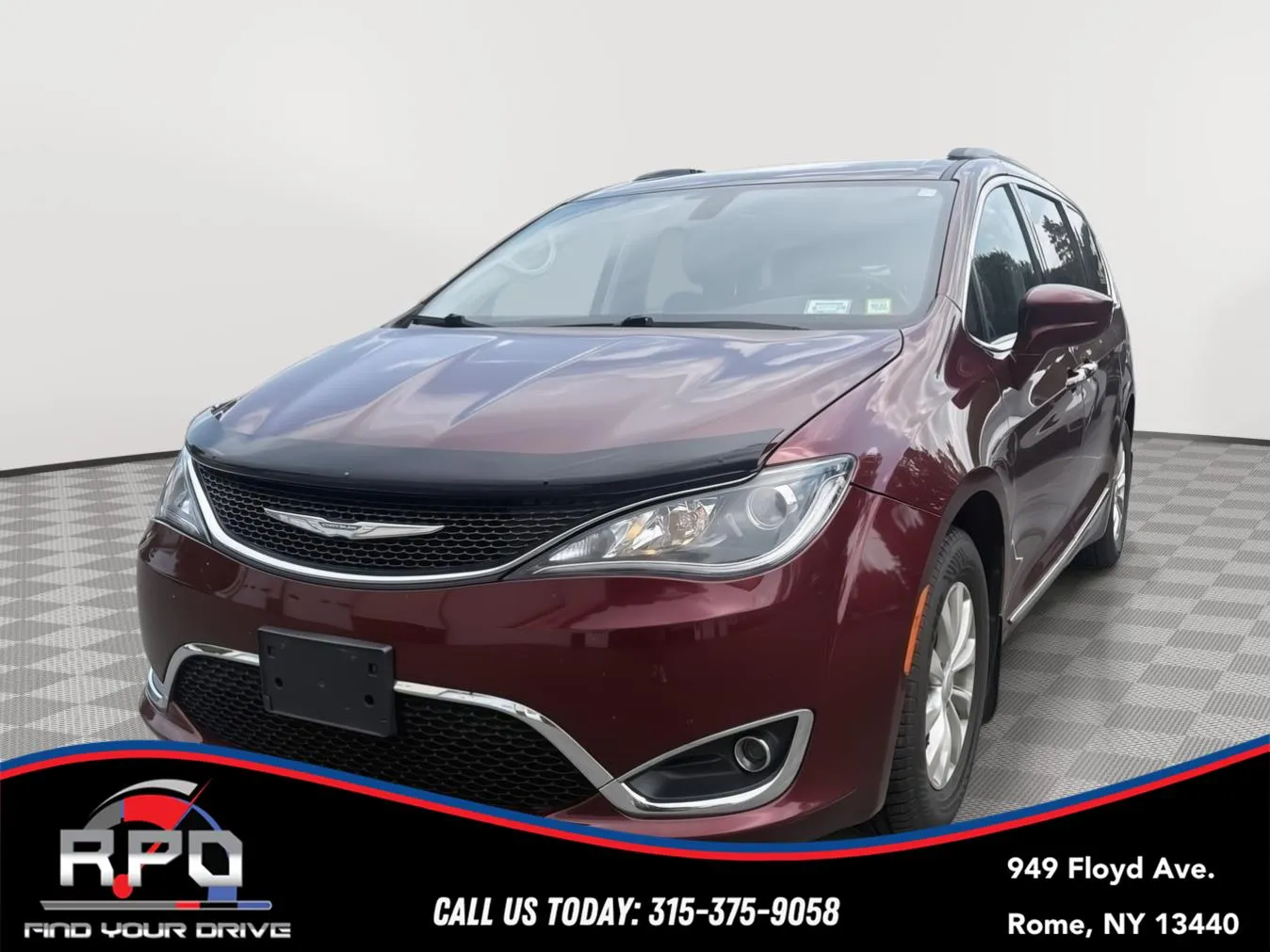 Red 2017 Chrysler Pacifica Touring-L for sale in Rome, NY