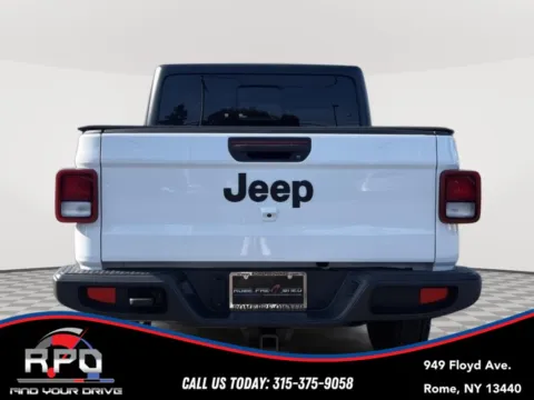 More photos of 2021 Jeep Gladiator Sport S at Rome Preowned Auto Sales, NY