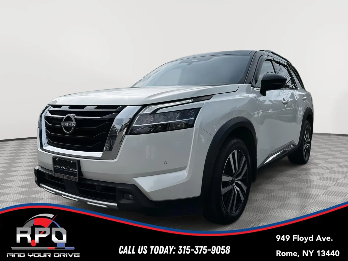 White 2023 Nissan Pathfinder Platinum for sale in Rome, NY