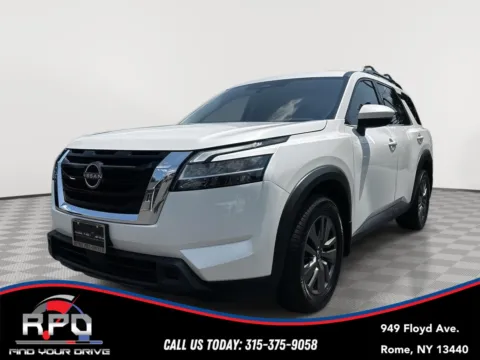 White 2022 Nissan Pathfinder SV for sale in Rome, NY