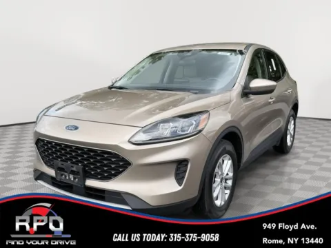 Gold 2020 Ford Escape SE for sale in Rome, NY