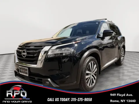 Black 2022 Nissan Pathfinder Platinum for sale in Rome, NY