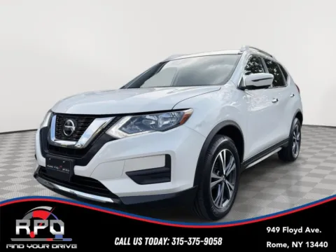 White 2019 Nissan Rogue SV for sale in Rome, NY