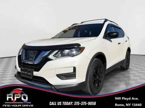 White 2017 Nissan Rogue SV for sale in Rome, NY