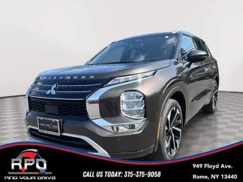 Brown 2022 Mitsubishi Outlander SEL for sale in Rome, NY