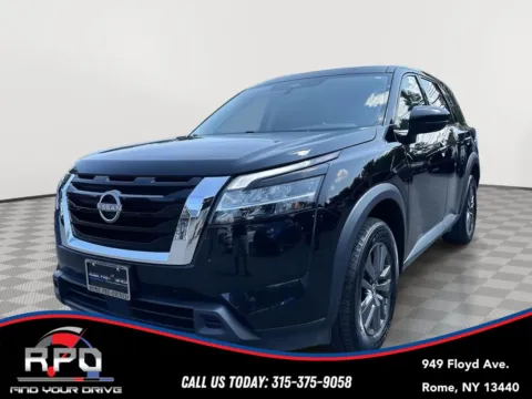 Black 2022 Nissan Pathfinder S for sale in Rome, NY