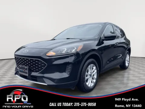 Black 2020 Ford Escape SE for sale in Rome, NY