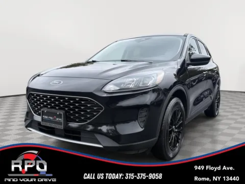 Black 2020 Ford Escape SE for sale in Rome, NY