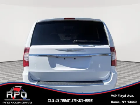 More photos of 2015 Chrysler Town & Country Touring-L at Rome Preowned Auto Sales, NY