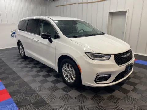 Photos of 2024 Chrysler Pacifica Touring L for sale in Syracuse, NY at Candy Cars