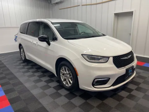 Photos of 2024 Chrysler Pacifica Touring L for sale in Syracuse, NY at Candy Cars