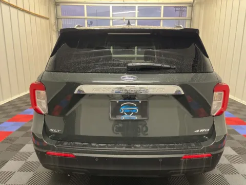 More photos of 2024 Ford Explorer XLT at Candy Cars, NY