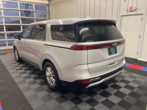 More photos of 2023 Kia Carnival LX at Candy Cars, NY