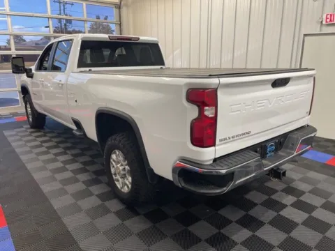 More photos of 2022 Chevrolet Silverado 3500HD LT at Candy Cars, NY