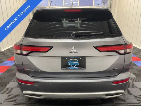 More photos of 2023 Mitsubishi Outlander SE Special Edition at Candy Cars, NY