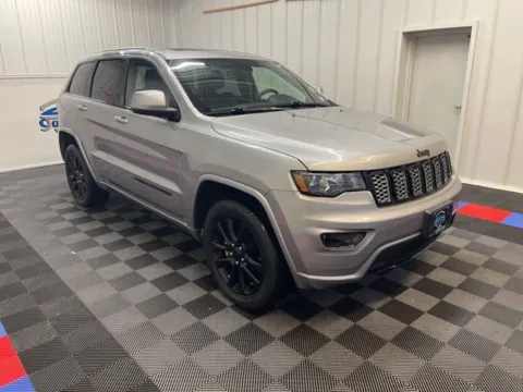 Photos of 2019 Jeep Grand Cherokee Altitude for sale in Syracuse, NY at Candy Cars