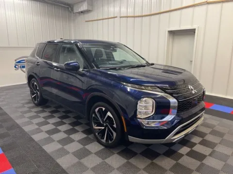 Photos of 2024 Mitsubishi Outlander SE Black Edition w/Pano Roof for sale in Syracuse, NY at Candy Cars