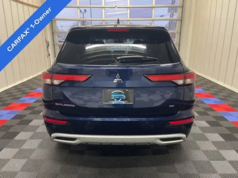 More photos of 2024 Mitsubishi Outlander SE Black Edition w/Pano Roof at Candy Cars, NY