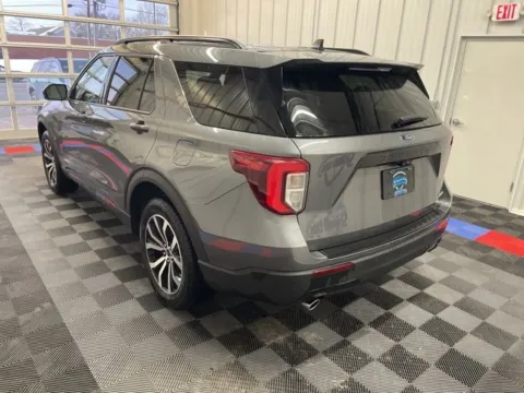 More photos of 2023 Ford Explorer ST-Line at Candy Cars, NY