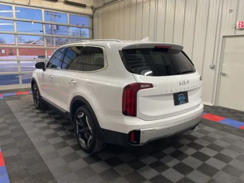 More photos of 2024 Kia Telluride S at Candy Cars, NY