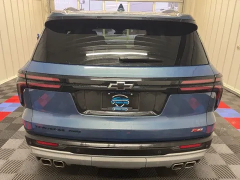 More photos of 2024 Chevrolet Traverse Z71 at Candy Cars, NY
